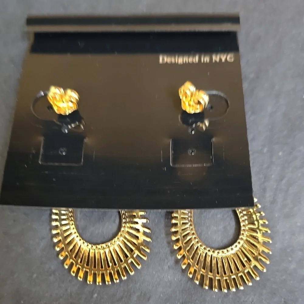Kenneth Jay Lane  Teardrop Earrings - Picture 3 of 5